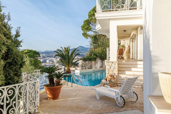 Vente Villa de luxe Nice 9 Pièces 288.77 m²
