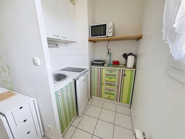 EXCLUSIVITE À vendre: Studio  balcon ascenseur en plein centre ville