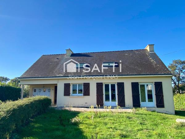 Maison traditionnelle au calme à modernier à 7mn de Vannes avec 3 chambres en R/Ch et 951 m² de terrain.