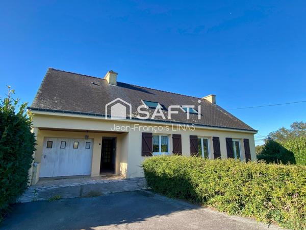 Maison traditionnelle au calme à modernier à 7mn de Vannes avec 3 chambres en R/Ch et 951 m² de terrain.