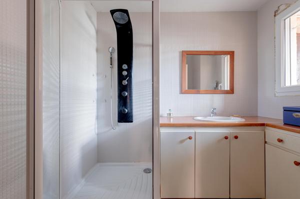 Montreuil (93100) Beau 3 pièces sans perte de place avec grande terrasse