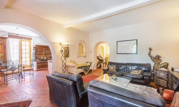 Mas d’Exception au Cœur de la Camargue – Chambres d’Hôtes & Salle de Réception