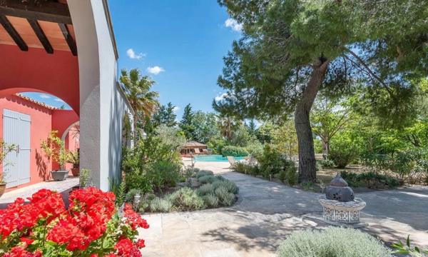 Mas d’Exception au Cœur de la Camargue – Chambres d’Hôtes & Salle de Réception