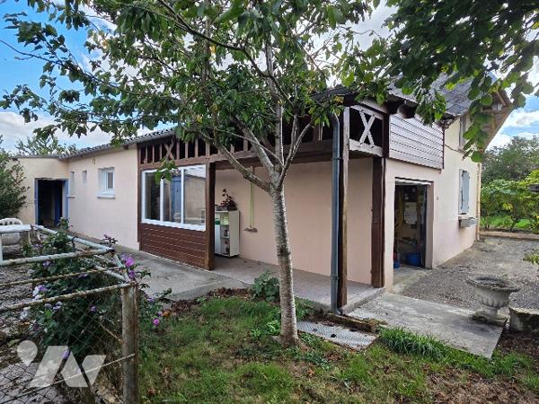 YVETOT 10mn, maison mitoyenne 1côté, plain pied, 2 chambres, garage, grenier, terrain 630m² bâtiment