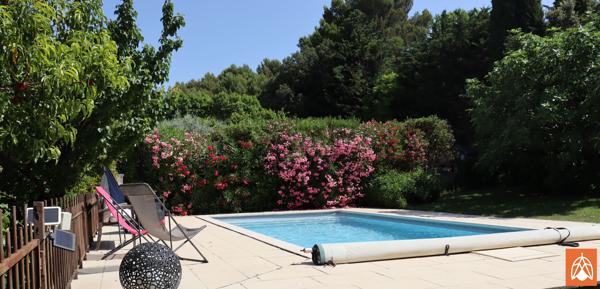 Villa plain pied T5 sur terrain de 1300 m² avec piscine Lancon provence Villa plain pied T5 sur terrain de 1300 m² avec piscine Lancon provence