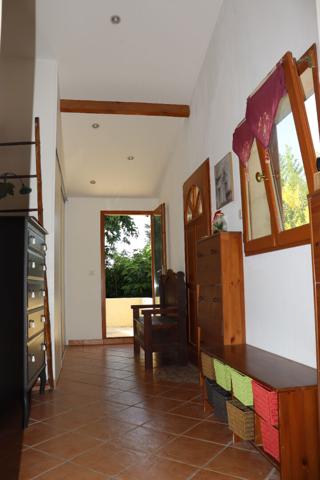 Villa plain pied T5 sur terrain de 1300 m² avec piscine Lancon provence Villa plain pied T5 sur terrain de 1300 m² avec piscine Lancon provence