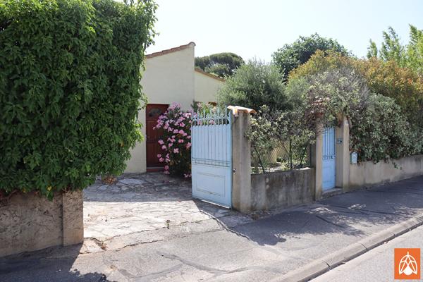 Villa plain pied T5 sur terrain de 1300 m² avec piscine Lancon provence Villa plain pied T5 sur terrain de 1300 m² avec piscine Lancon provence