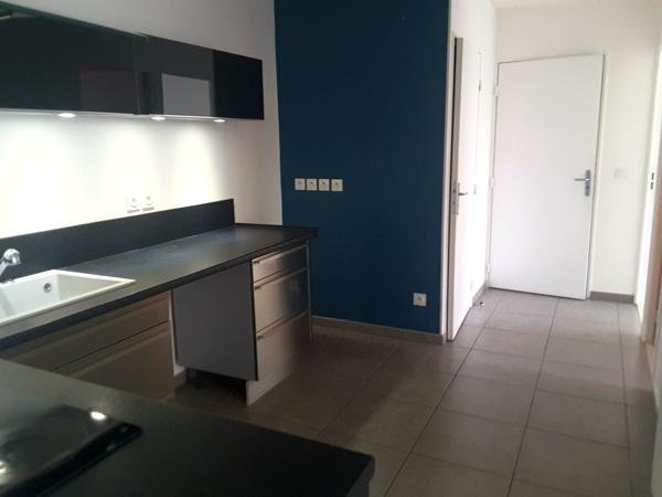 Villeurbanne (69100) Villeurbanne - Proximité 6ème - Dans immeuble de standing de 2016, T3 avec 120 M² de terrain privatif