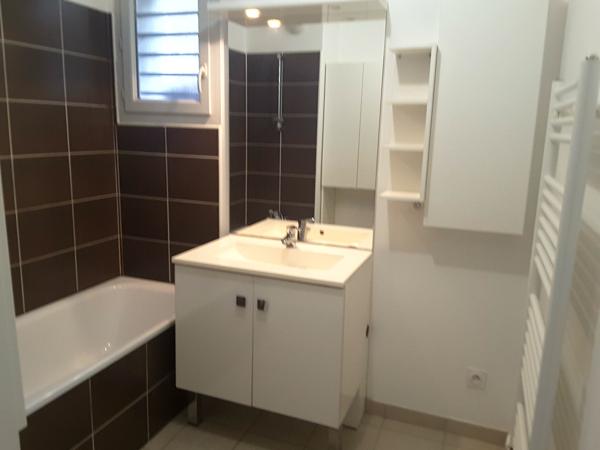 Villeurbanne (69100) Villeurbanne - Proximité 6ème - Dans immeuble de standing de 2016, T3 avec 120 M² de terrain privatif