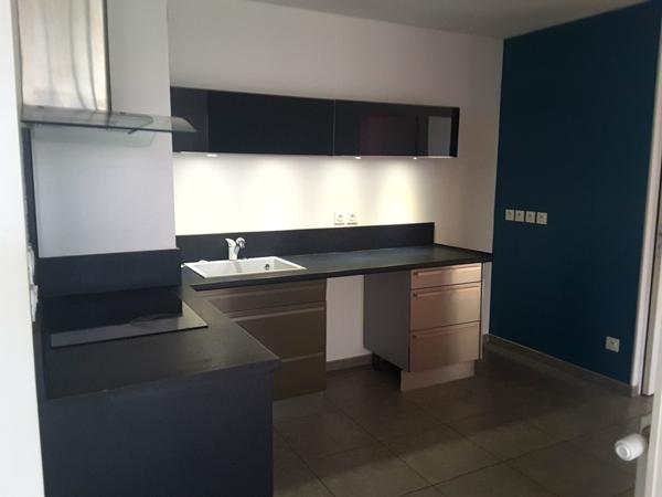 Villeurbanne (69100) Villeurbanne - Proximité 6ème - Dans immeuble de standing de 2016, T3 avec 120 M² de terrain privatif