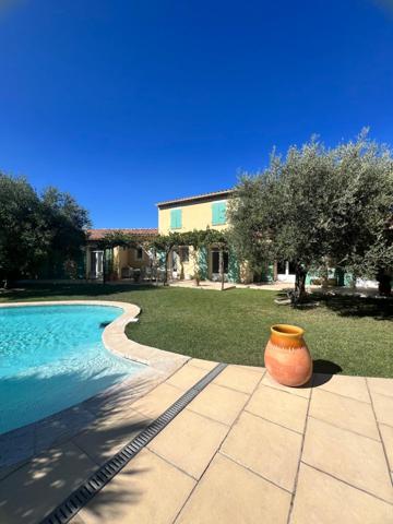 Maison de 2001 parfaitement entretenue.