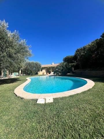 Maison de 2001 parfaitement entretenue.