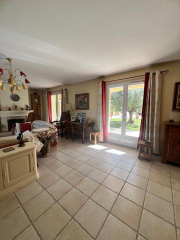 Maison de 2001 parfaitement entretenue.