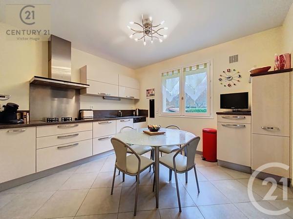 Maison à vendre  6 pièces - 197,05 m2 COUZEIX - 87