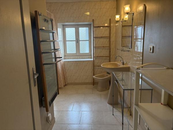 Maison à vendre |  Ruelle-sur-Touvre |  4 pièces | 144 m²