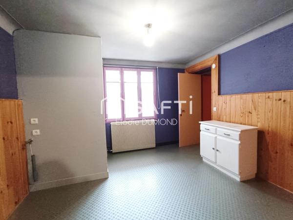 Jolie maison de plain-pied de 148 m2 habitable sur terrain de plus de 5 hectares