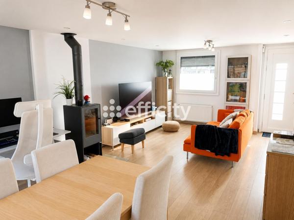 Maison
         6 pièces
        - 80 m² Exclusivité 235 000 € *