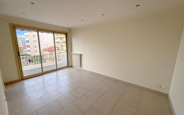 Appartement à vendre    1 pièce • 24,39 m2 Cannes
