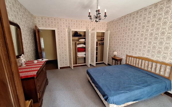 Maison à vendre    6 pièces • 302 m2 Saint-Georges-de-Didonne