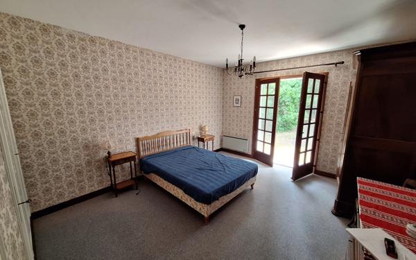 Maison à vendre    6 pièces • 302 m2 Saint-Georges-de-Didonne