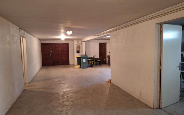 Maison à vendre    6 pièces • 302 m2 Saint-Georges-de-Didonne