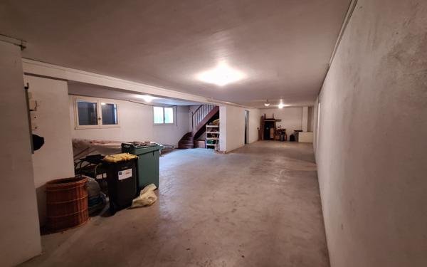 Maison à vendre    6 pièces • 302 m2 Saint-Georges-de-Didonne