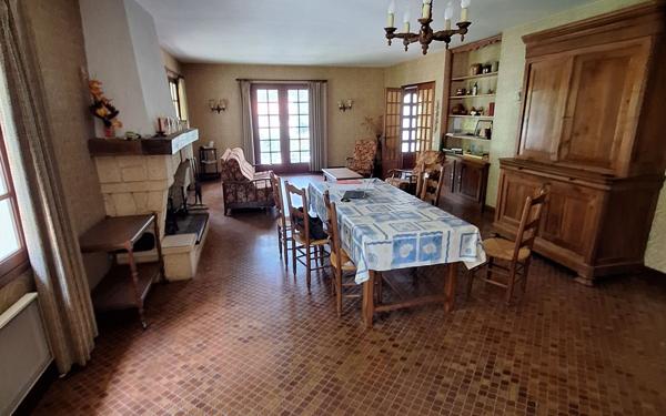 Maison à vendre    6 pièces • 302 m2 Saint-Georges-de-Didonne