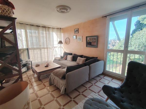 APPARTEMENT TYPE 3 T3 3 PIECES  BALCON CAVE PARKING 13014 MARSEILLE ST JOSEPH