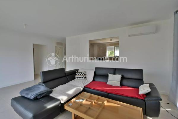 Vente                                                      Maison
                        
                     4 pièces                      89 m2                     à Saint-Gauzens