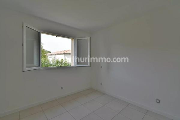 Vente                                                      Maison
                        
                     4 pièces                      89 m2                     à Saint-Gauzens