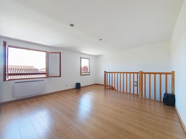 Exclusif : Maison familiale 5 chambres sur terrain paysager de 605 m² sur quartier calme de Charvieu