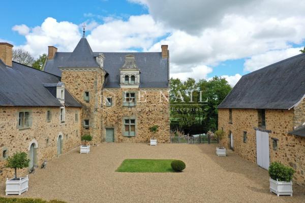Authentique manoir Monument Historique à vendre en Haut-Anjou