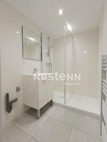 Centre Heyrieux: Appartement de type 3 , terrasse, stationnement et cave