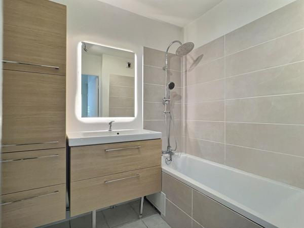 A vendre appartement de type 3 avec terrasse et parking à Marseille 13013 - Saint Jérôme