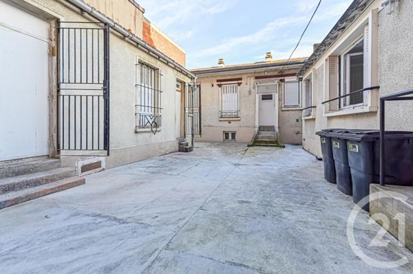 Immeuble à vendre  459,25 m2 LA COURNEUVE - 93