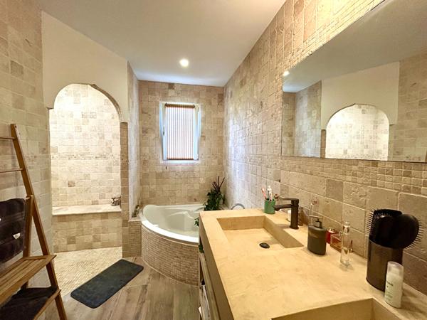 Maison Sollies Pont 6 pièce(s) 150 m2 dépendance T5 T3 5 chambres sollies proche toulon achat vente plain pied