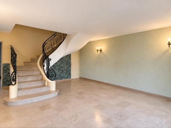 MAISON DE CARACTERE - 7 CHAMBRES