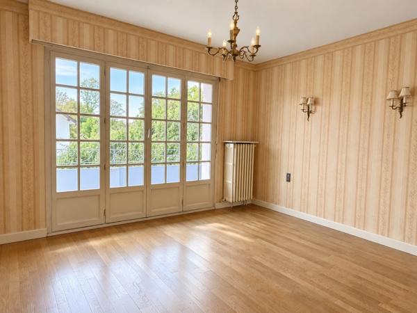 MAISON DE CARACTERE - 7 CHAMBRES