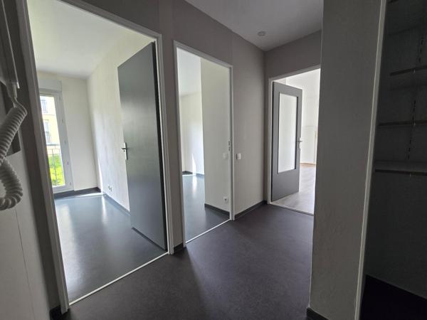 appartement rénové avec  une entrée de plain pied.