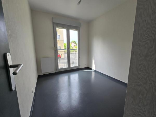 appartement rénové avec  une entrée de plain pied.