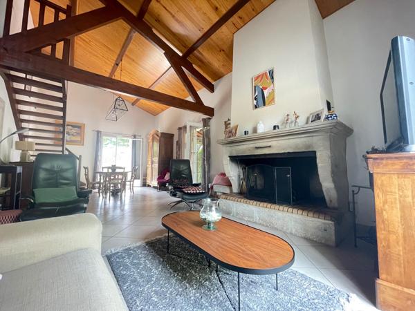 Vaste maison familiale, environnement verdoyant