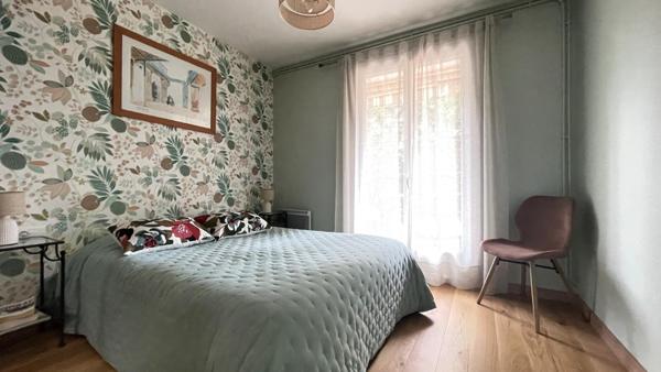 Vaste maison familiale, environnement verdoyant