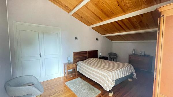 Vaste maison familiale, environnement verdoyant