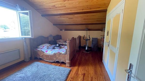 Vaste maison familiale, environnement verdoyant