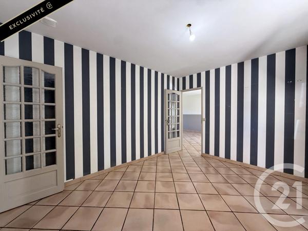 Maison à vendre  5 pièces - 101,35 m 2   GOURDON  - 46