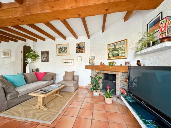 Dpt Pyrénées Orientales (66) - À VENDRE : Maison familiale 162 m² avec Terrasse – Piscine – Garage – Dépendances – sur terrain de 1600 m² environ