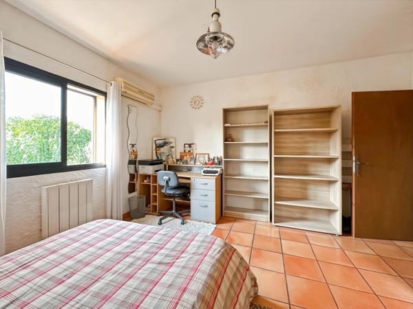 Dpt Pyrénées Orientales (66) - À VENDRE : Maison familiale 162 m² avec Terrasse – Piscine – Garage – Dépendances – sur terrain de 1600 m² environ