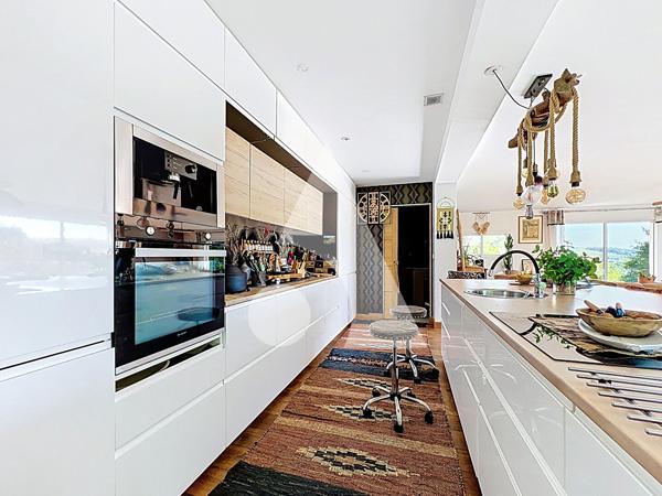 Maison 6 pièces 220 m2