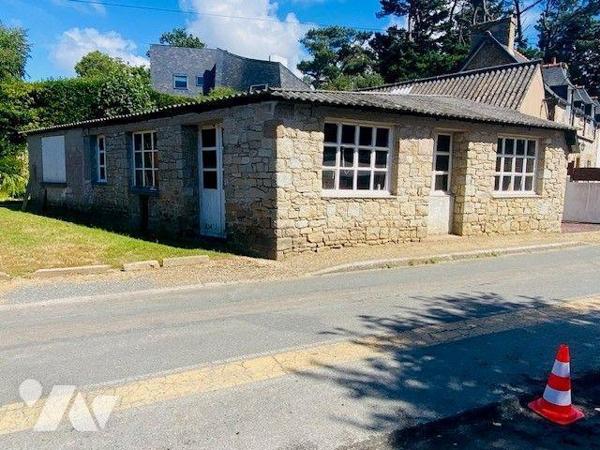 A vendre à Pleumeur-Bodou (22560) en Côtes-d'Armor (22) Un bâtiment à usage d'atelier ou de gar...