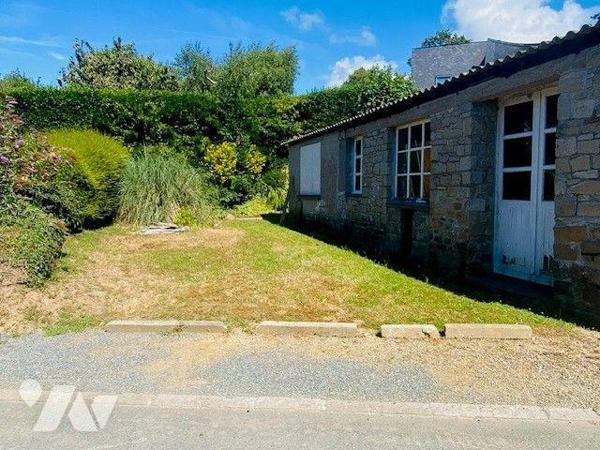 A vendre à Pleumeur-Bodou (22560) en Côtes-d'Armor (22) Un bâtiment à usage d'atelier ou de gar...